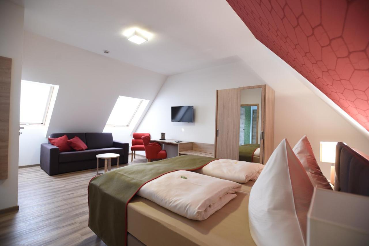 Neue Hoehe Hotel 3*